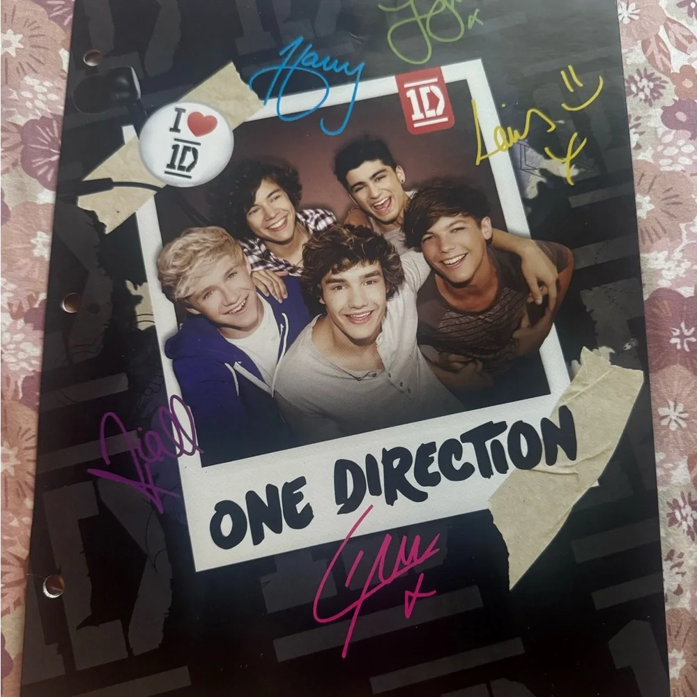 One Direction RARE 2013 Autographed portfolio